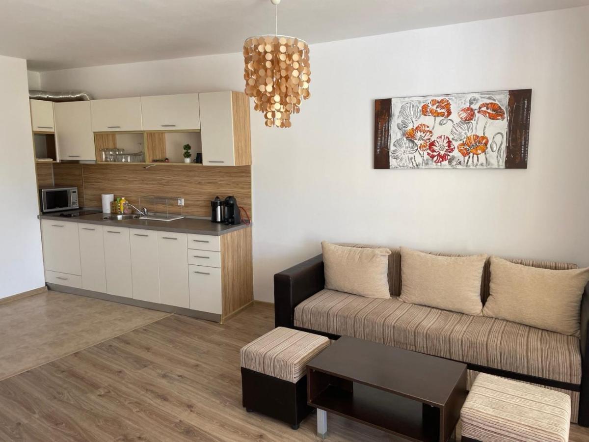 Aпартаменти Мини В Бей Вю Aparthotel ซาเรโว ภายนอก รูปภาพ