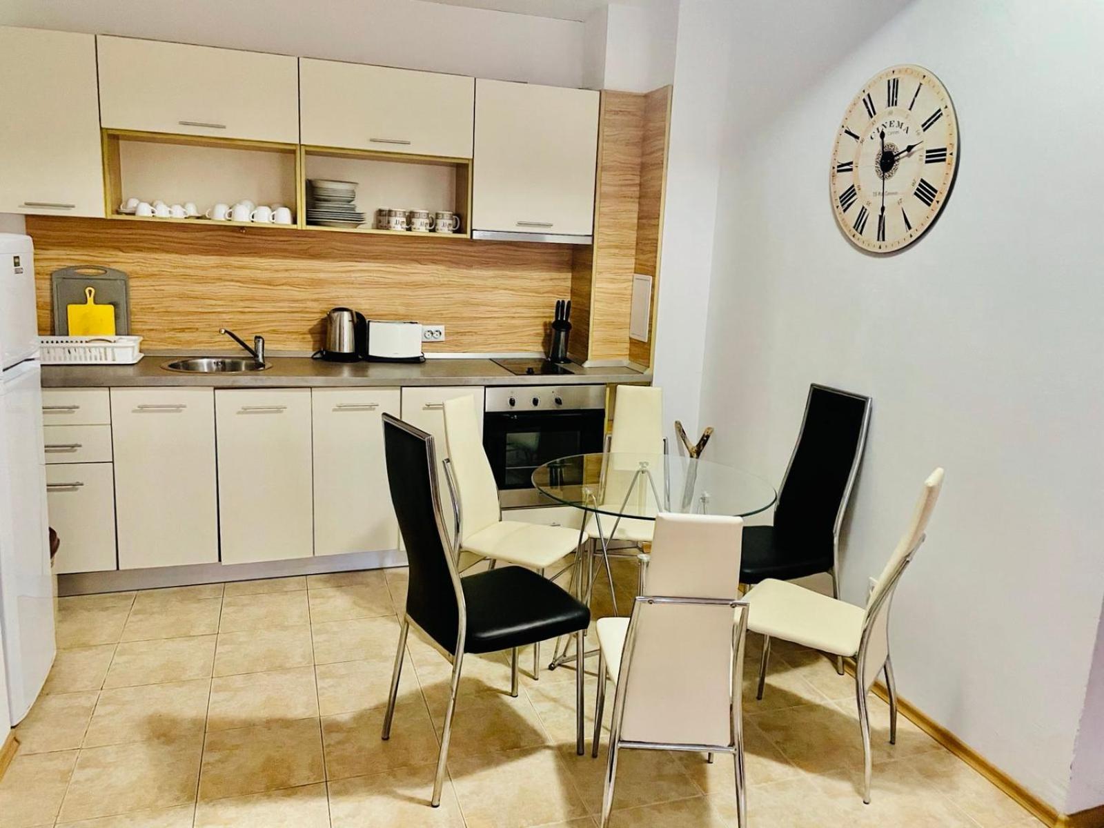 Aпартаменти Мини В Бей Вю Aparthotel ซาเรโว ภายนอก รูปภาพ