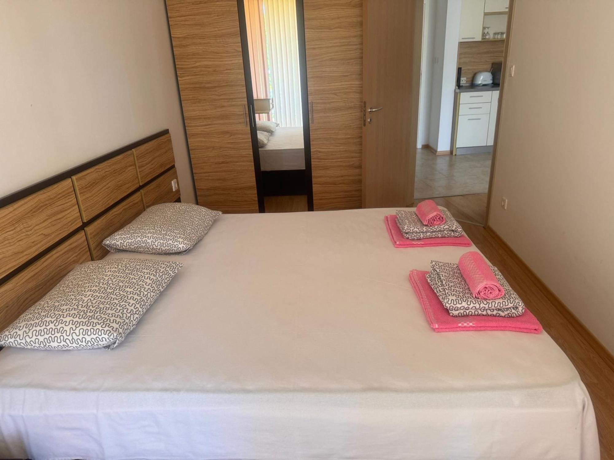 Aпартаменти Мини В Бей Вю Aparthotel ซาเรโว ภายนอก รูปภาพ